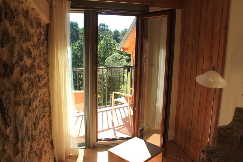 Hollyoaks Estate Hotel Saint-Pons-la-Calm Værelse billede
